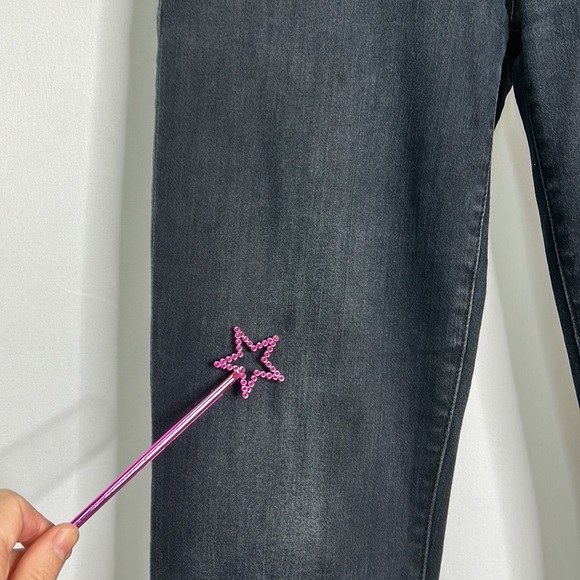 Mother 9” rise Rascal Ankle Snippet in Blackbird - Picture 2 of 9